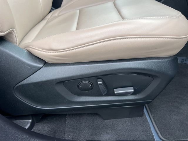 Used 2022 Ford Explorer XLT w/ Equipment Group 202A image 12