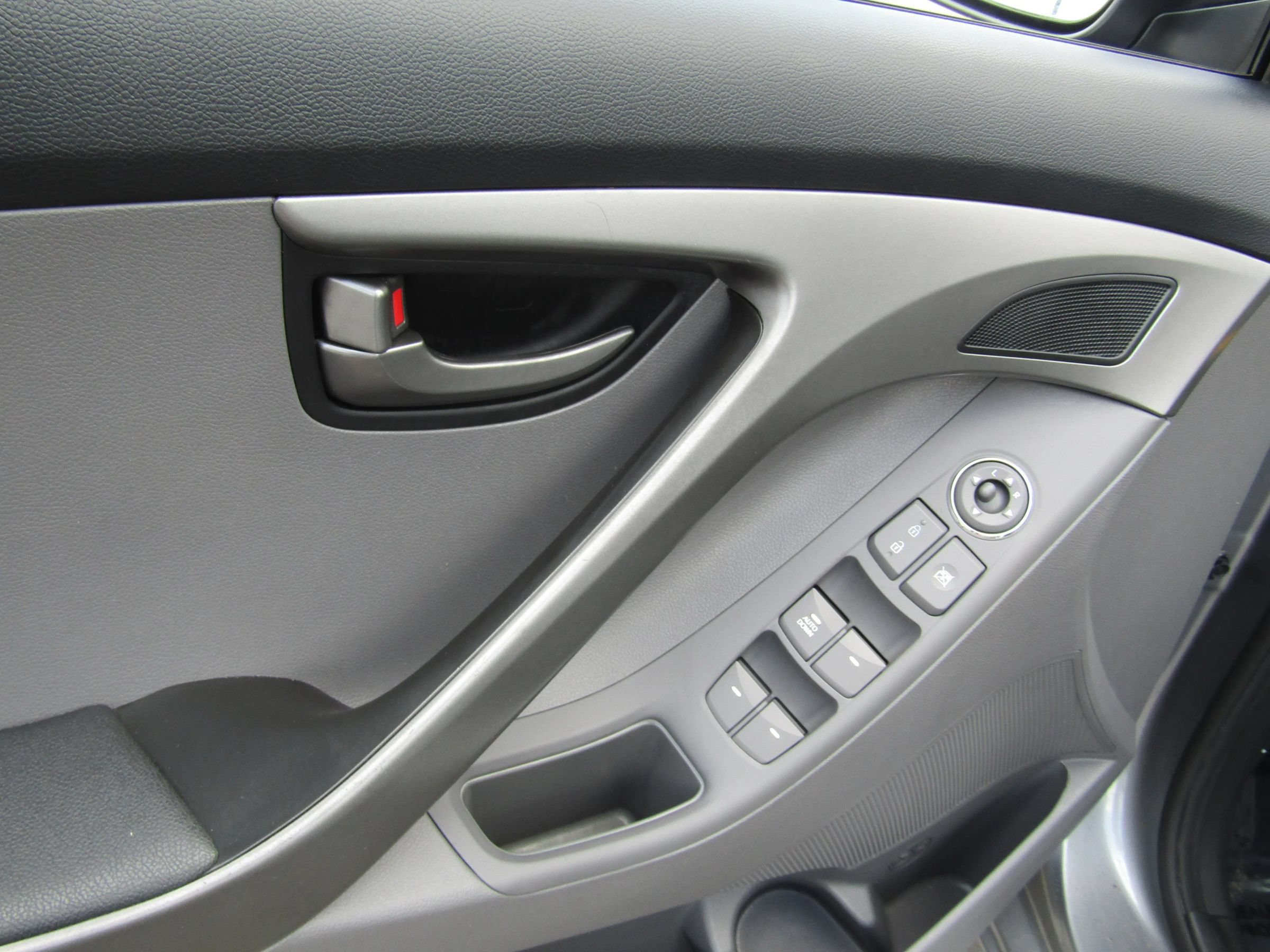 Used 2013 Hyundai Elantra GLS FWD image 17
