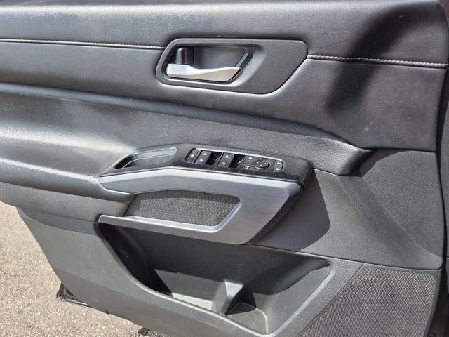 Used 2024 Nissan Pathfinder SL w/ SL Premium Package image 17