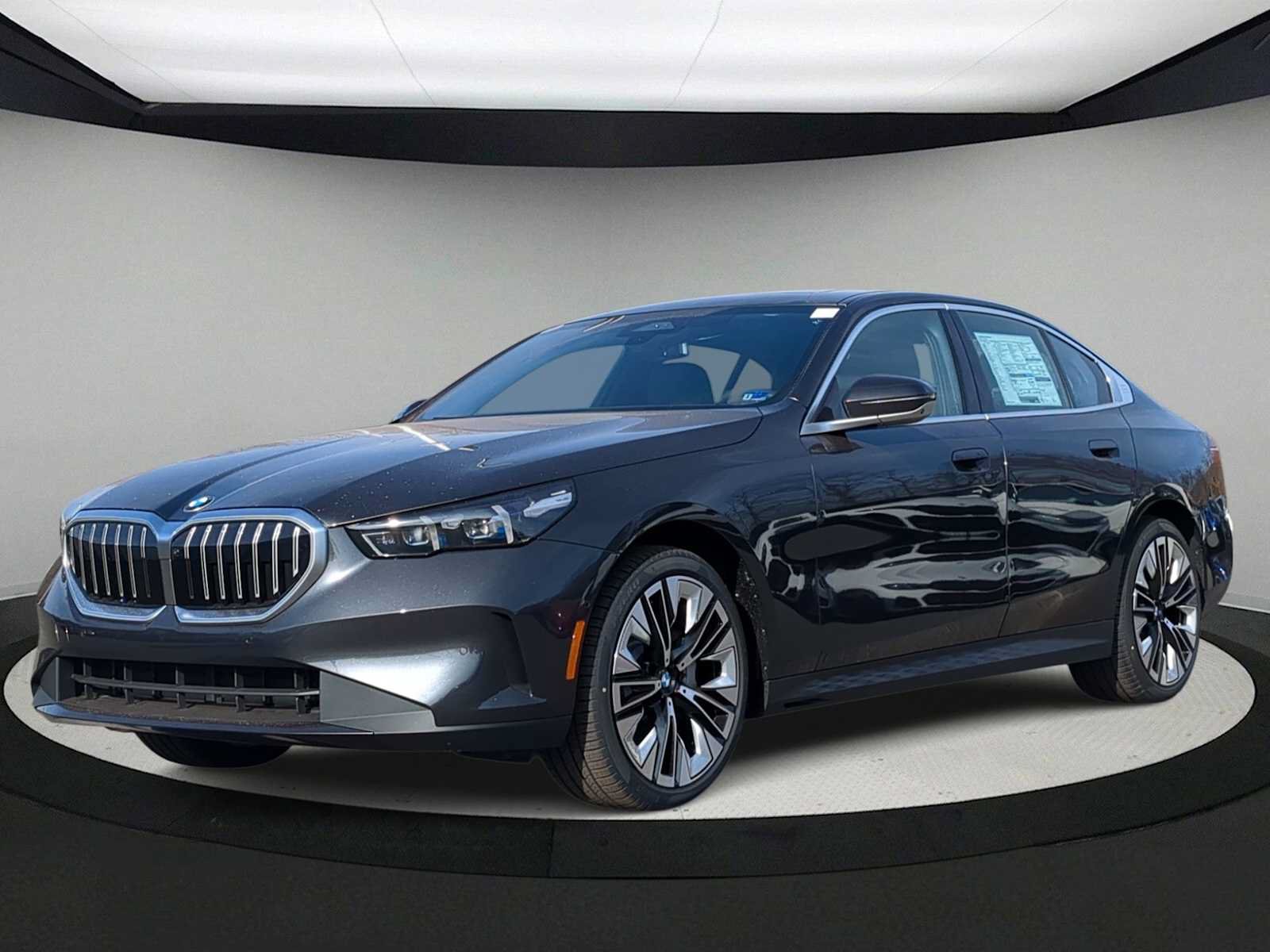 Used 2026 BMW 530i xDrive w/ Premium Package AWD/4WD image 4