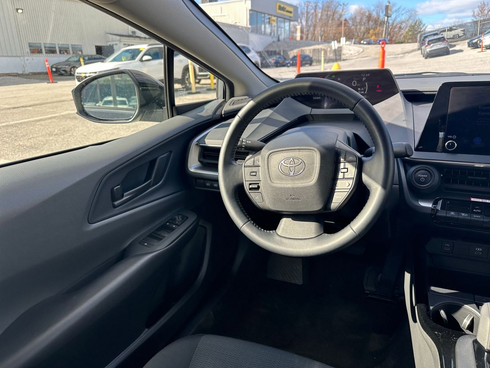 Used 2025 Toyota Prius LE image 29