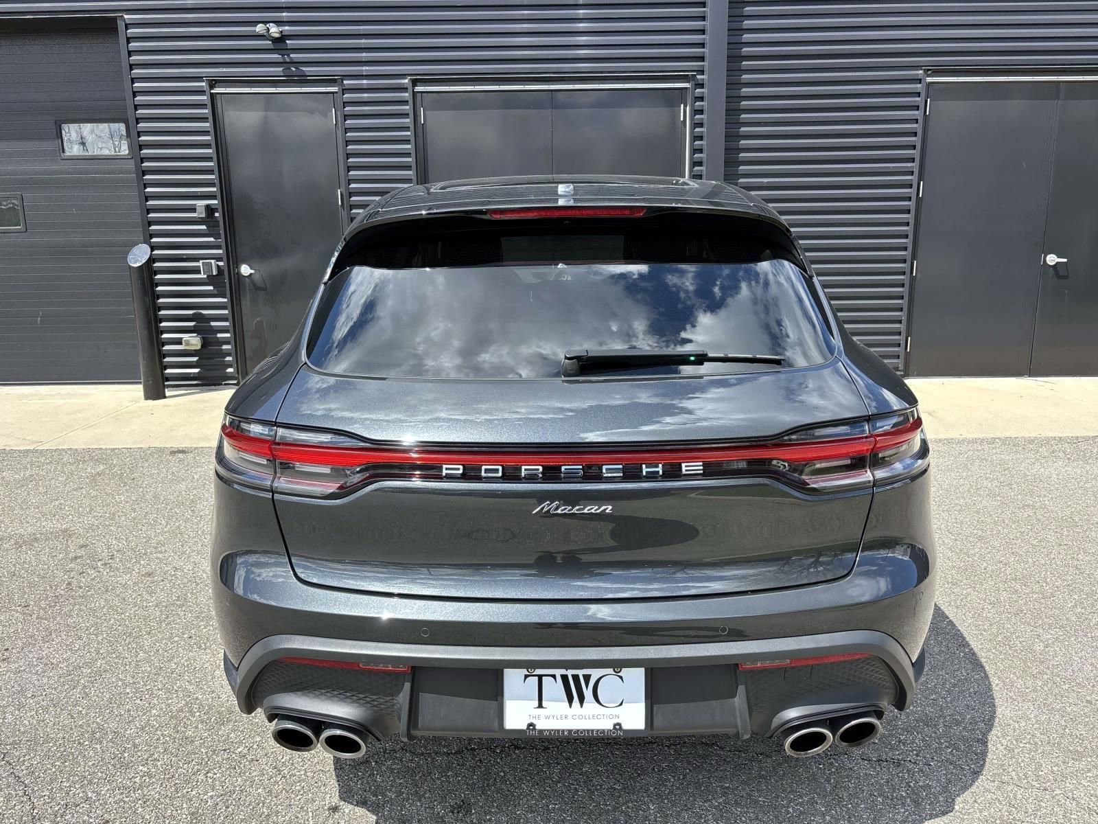 Used 2025 Porsche Macan image 9