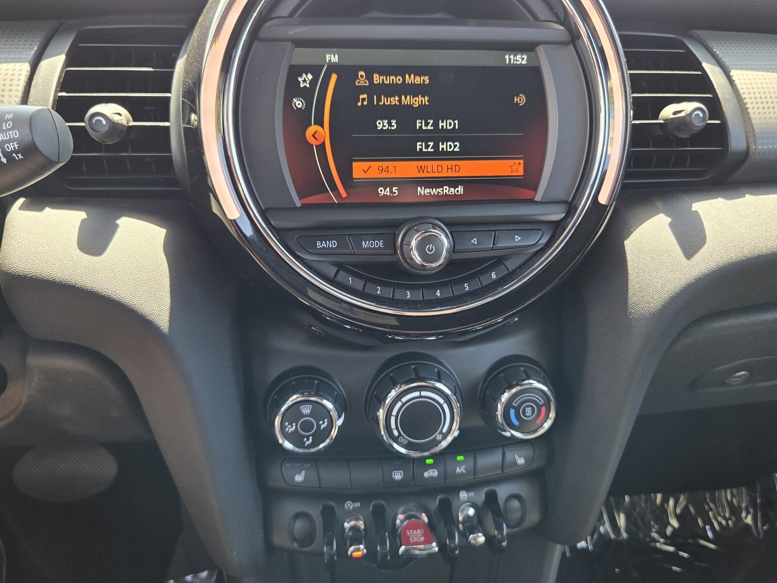 Used 2021 MINI Cooper Convertible image 22