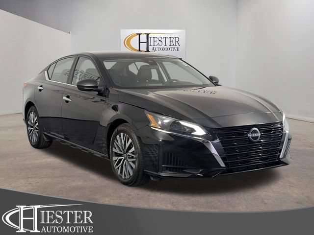 Used 2025 Nissan Altima 2.5 SV FWD image 1
