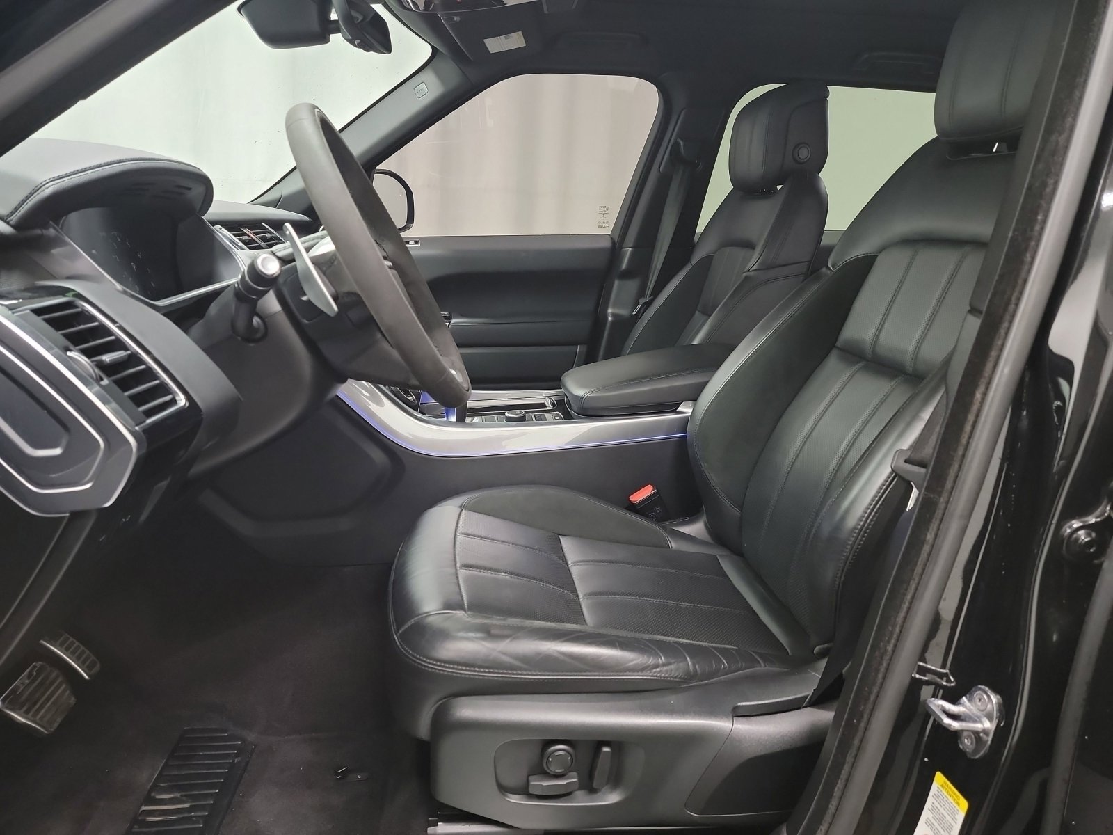 Used 2021 Land Rover Range Rover Sport HST image 12