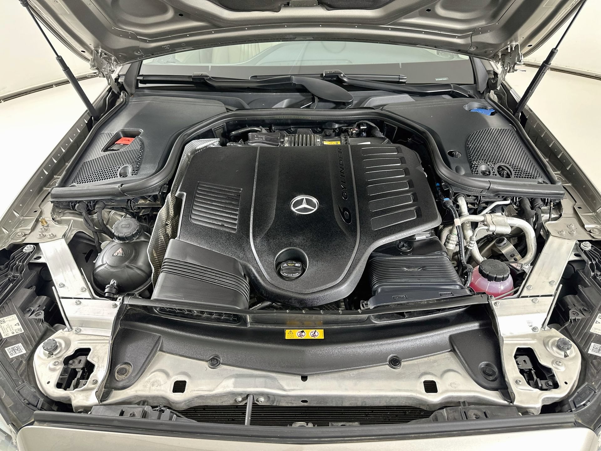 Used 2023 Mercedes-Benz E 450 4MATIC Coupe image 33