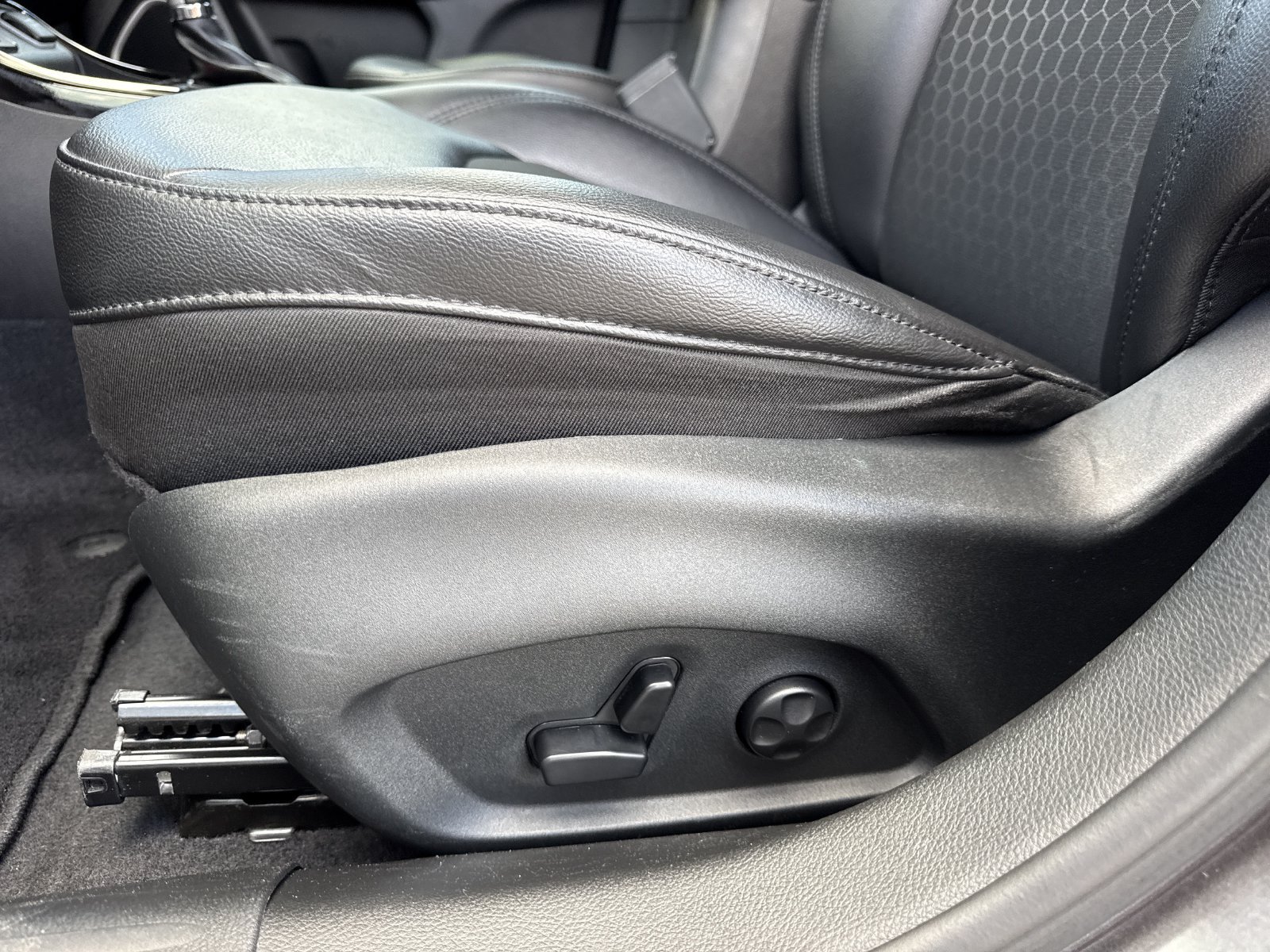 Used 2019 Jeep Compass Latitude FWD image 18