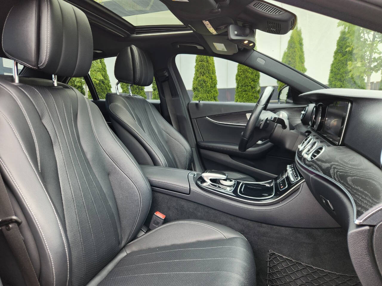 Used 2017 Mercedes-Benz E 300 4MATIC image 8