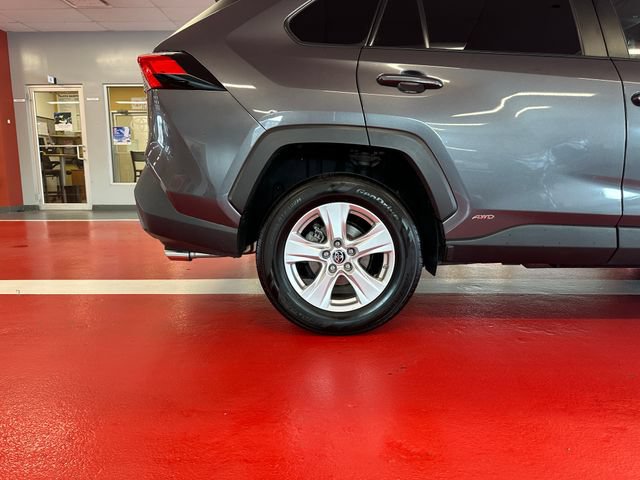 Certified 2021 Toyota RAV4 LE AWD/4WD image 29