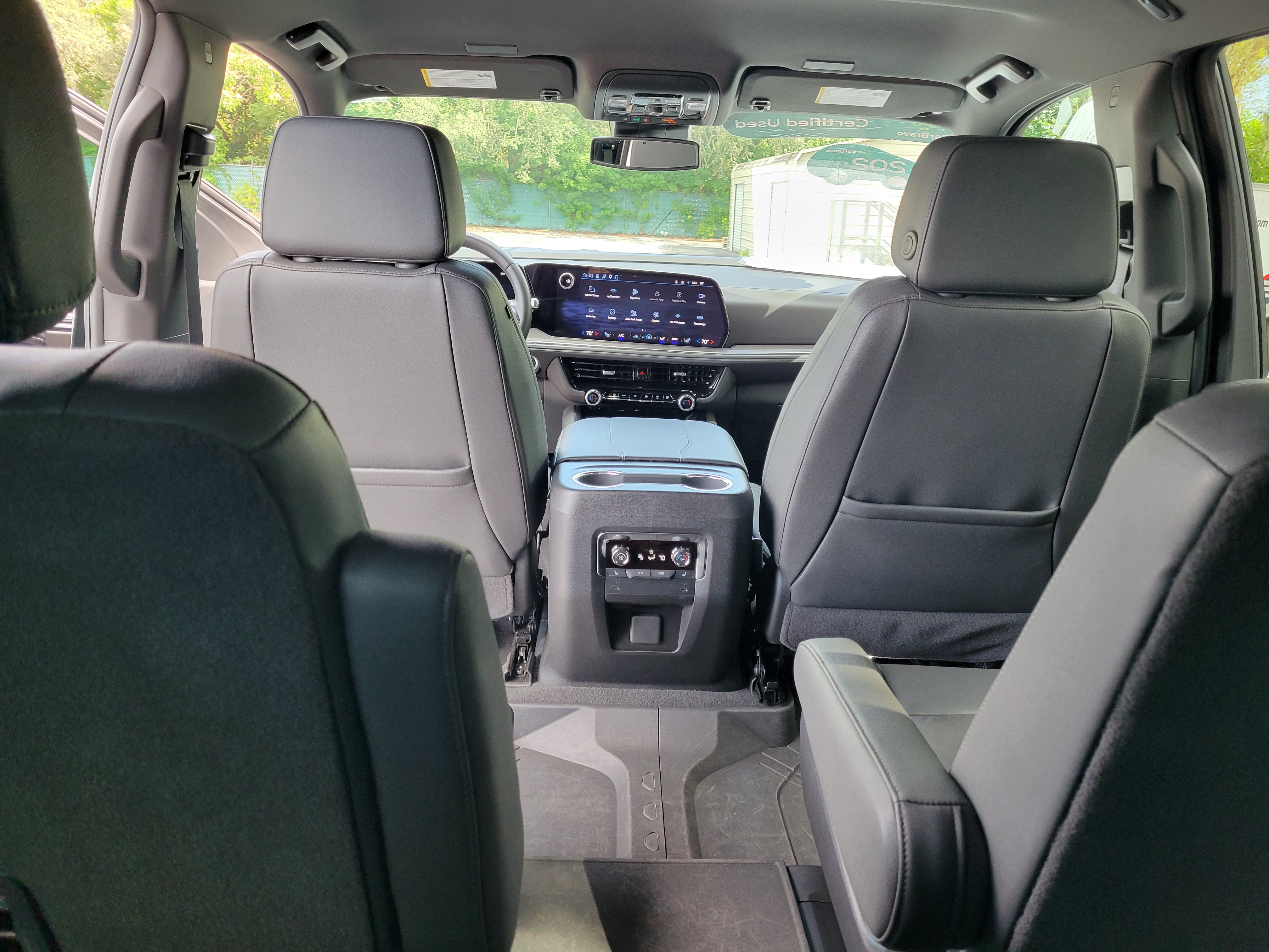 Used 2026 Chevrolet Suburban LT w/ Comfort Package RWD image 16
