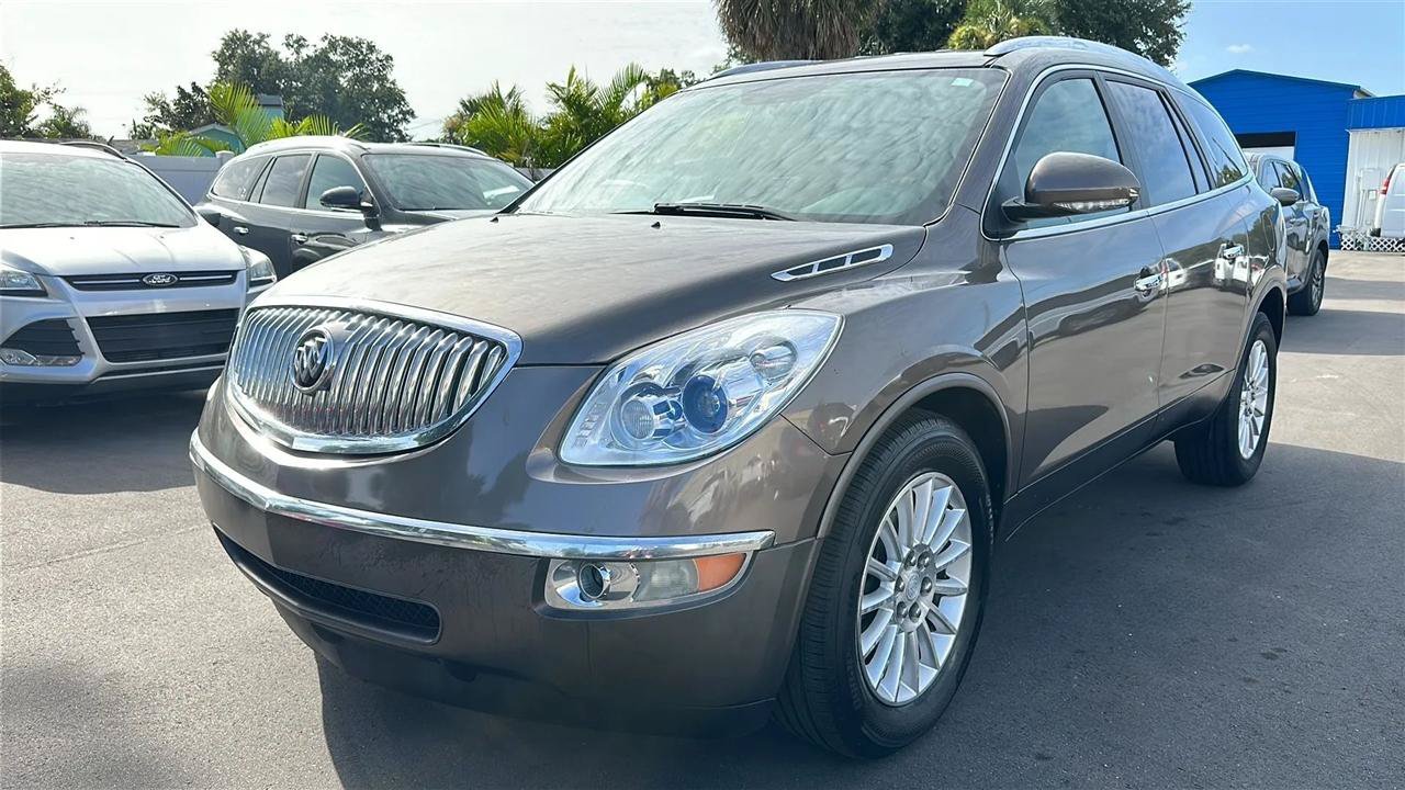Used 2011 Buick Enclave CXL AWD/4WD image 2