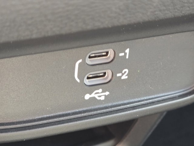 New 2026 Chrysler Pacifica Select image 10