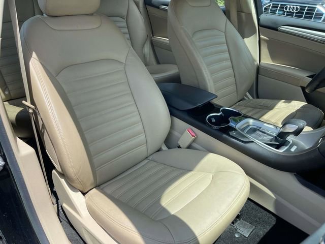 Used 2016 Ford Fusion SE FWD image 29