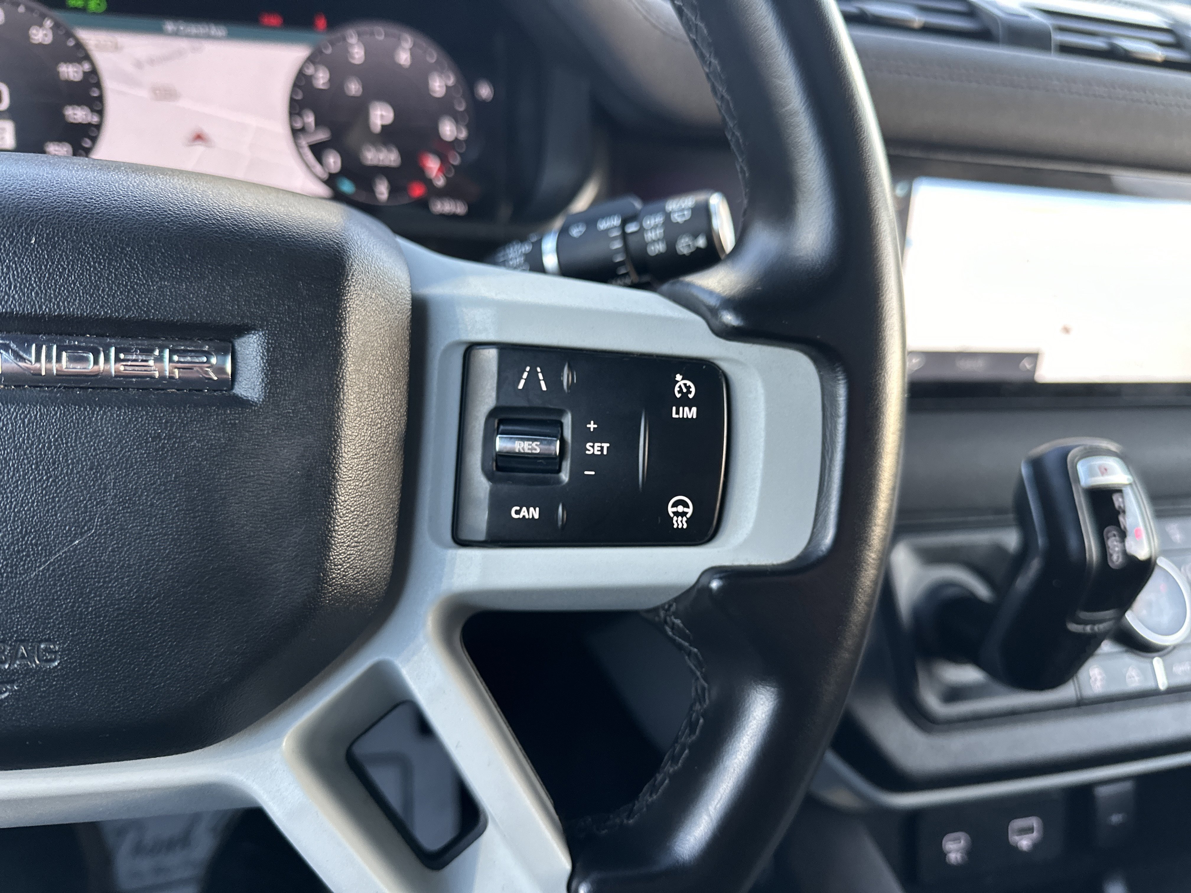 Used 2023 Land Rover Defender 110 S image 18