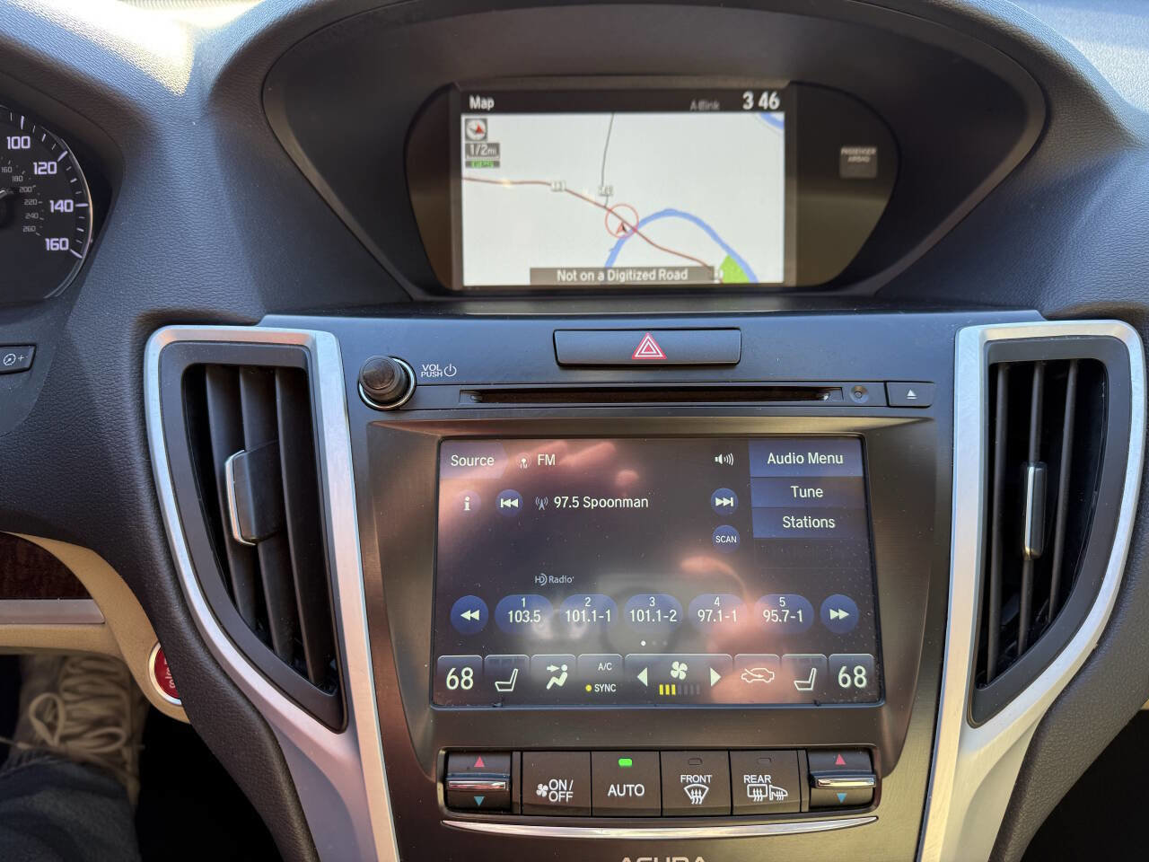 Used 2020 Acura TLX image 10