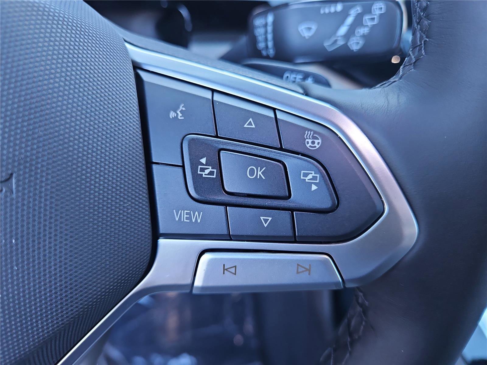 New 2026 Volkswagen Atlas Cross Sport SEL Premium R-Line image 17