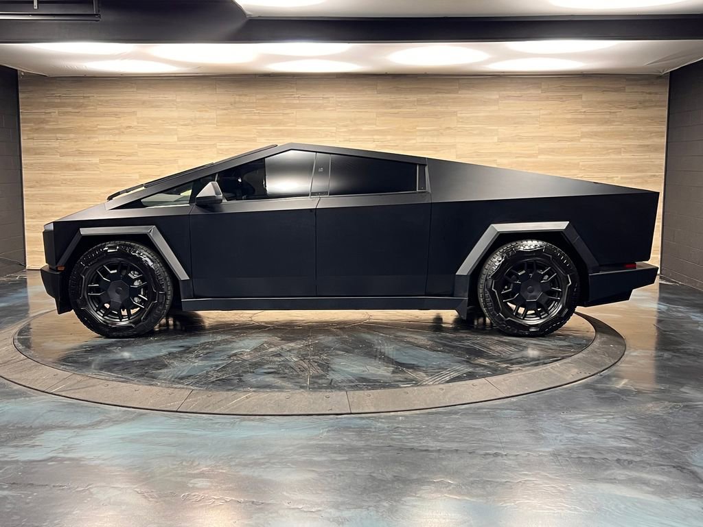 Used 2024 Tesla Cybertruck Cyberbeast AWD/4WD image 16