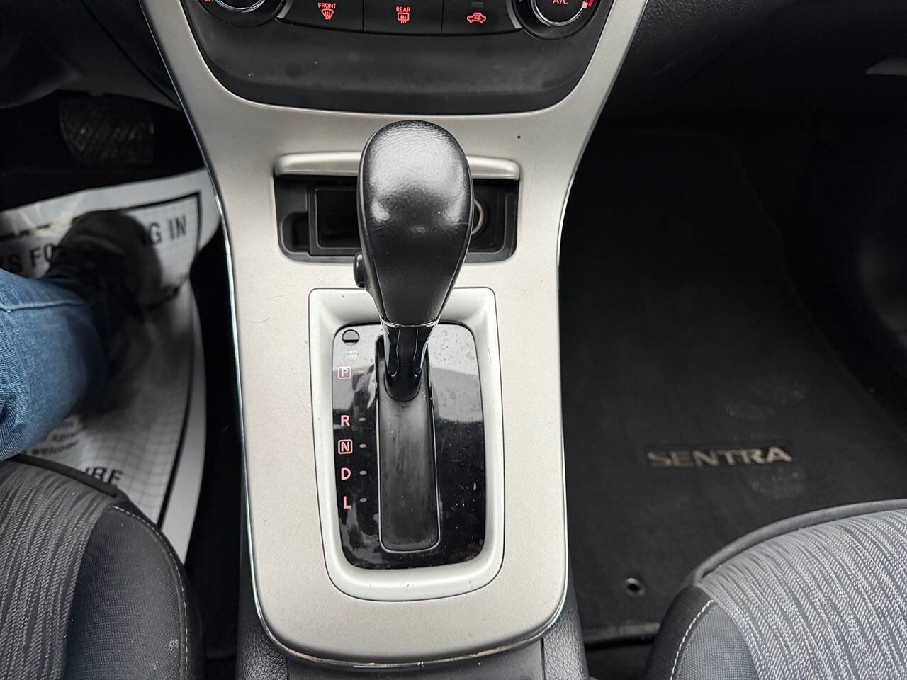 Used 2015 Nissan Sentra SV w/ Style Package image 16