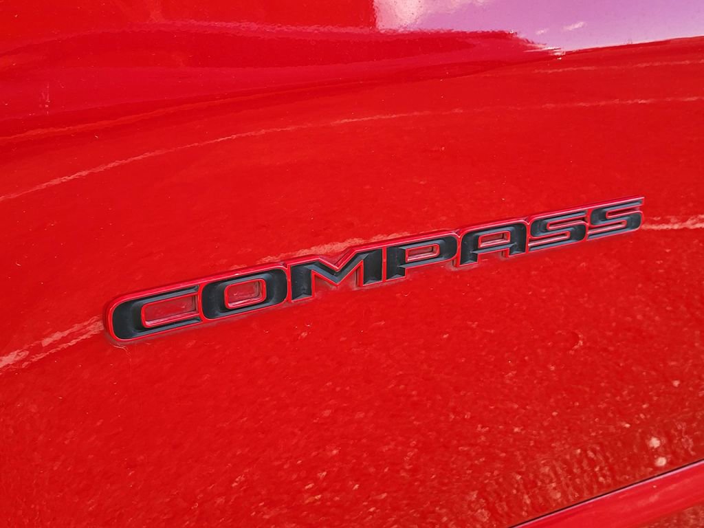 Used 2024 Jeep Compass Limited image 8