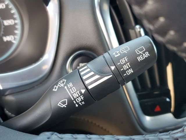 Used 2022 Chevrolet Traverse LT image 23