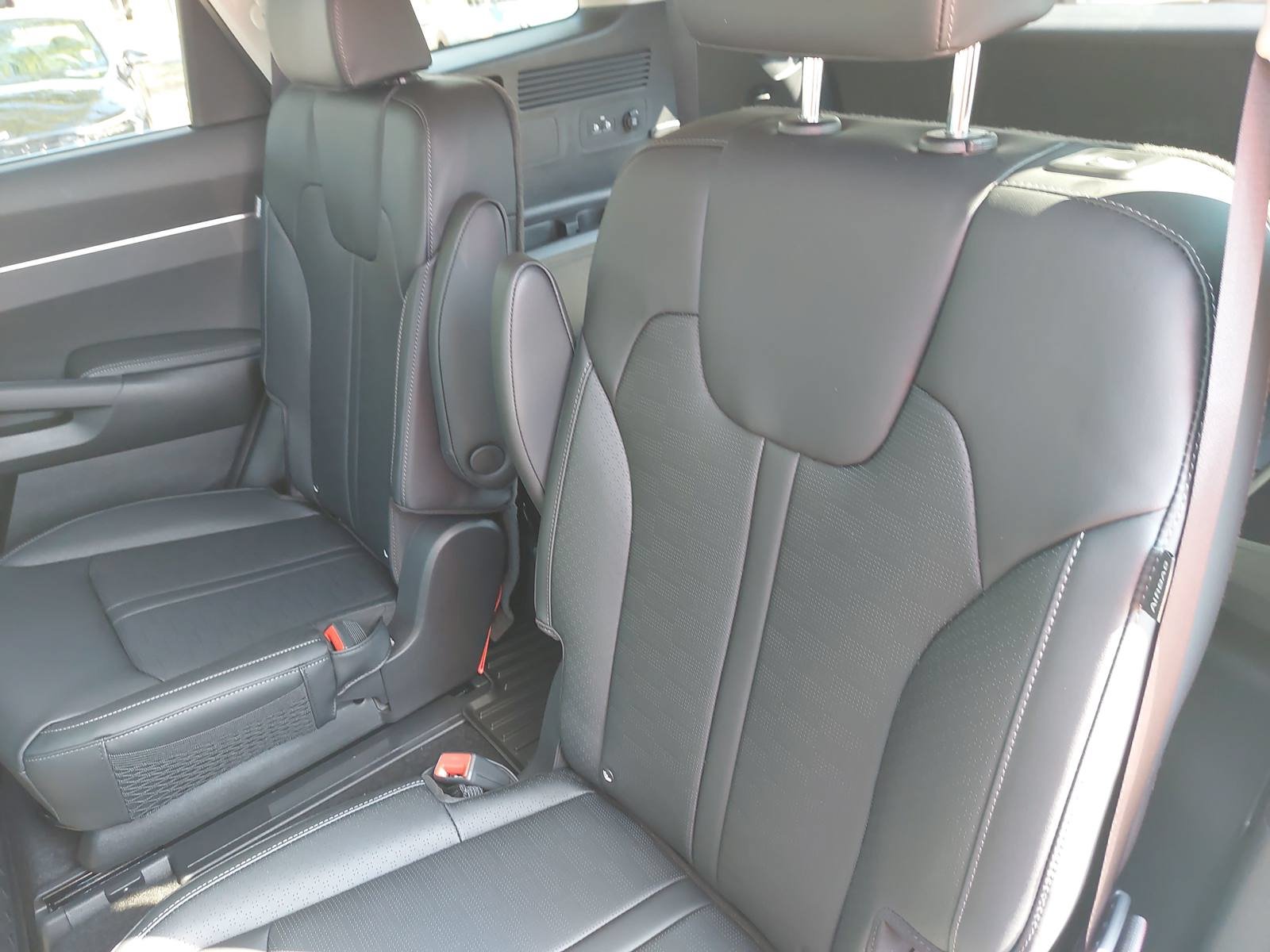 New 2026 Kia Sorento EX w/ EX Premium Package FWD image 14