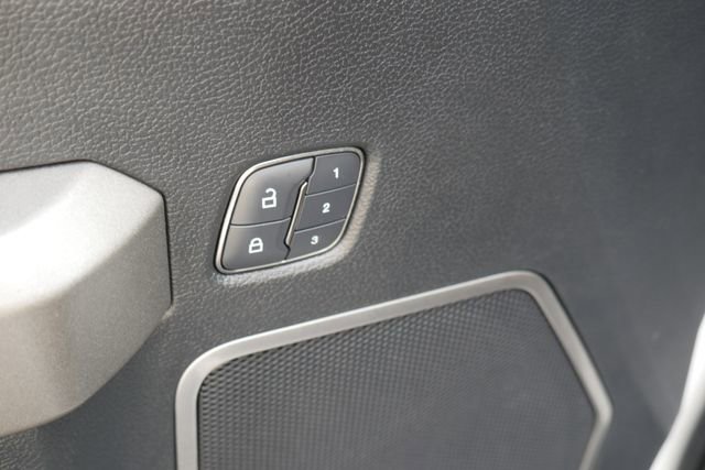 Used 2017 Ford F150 Raptor w/ Equipment Group 802A Luxury image 17