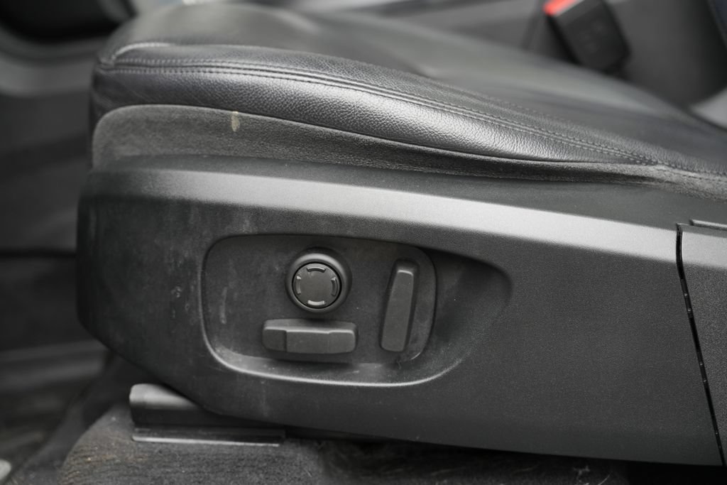 Used 2019 Land Rover Discovery Sport AWD/4WD image 18