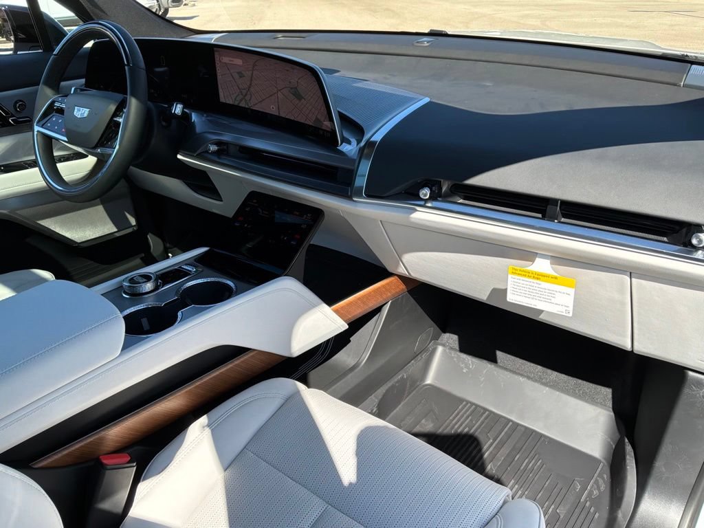 New 2026 Cadillac Vistiq Premium Luxury w/ LPO, Floor Liner Package AWD/4WD image 32