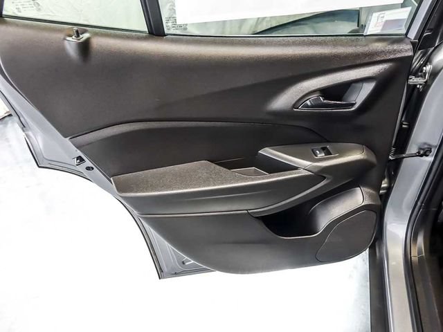 Certified 2025 Chevrolet Trax RS w/ Sunroof Package FWD image 27
