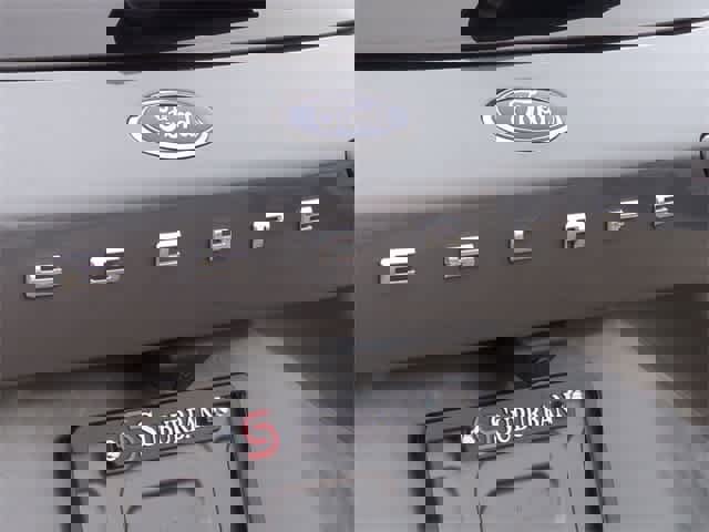 Used 2022 Ford Escape SE image 12