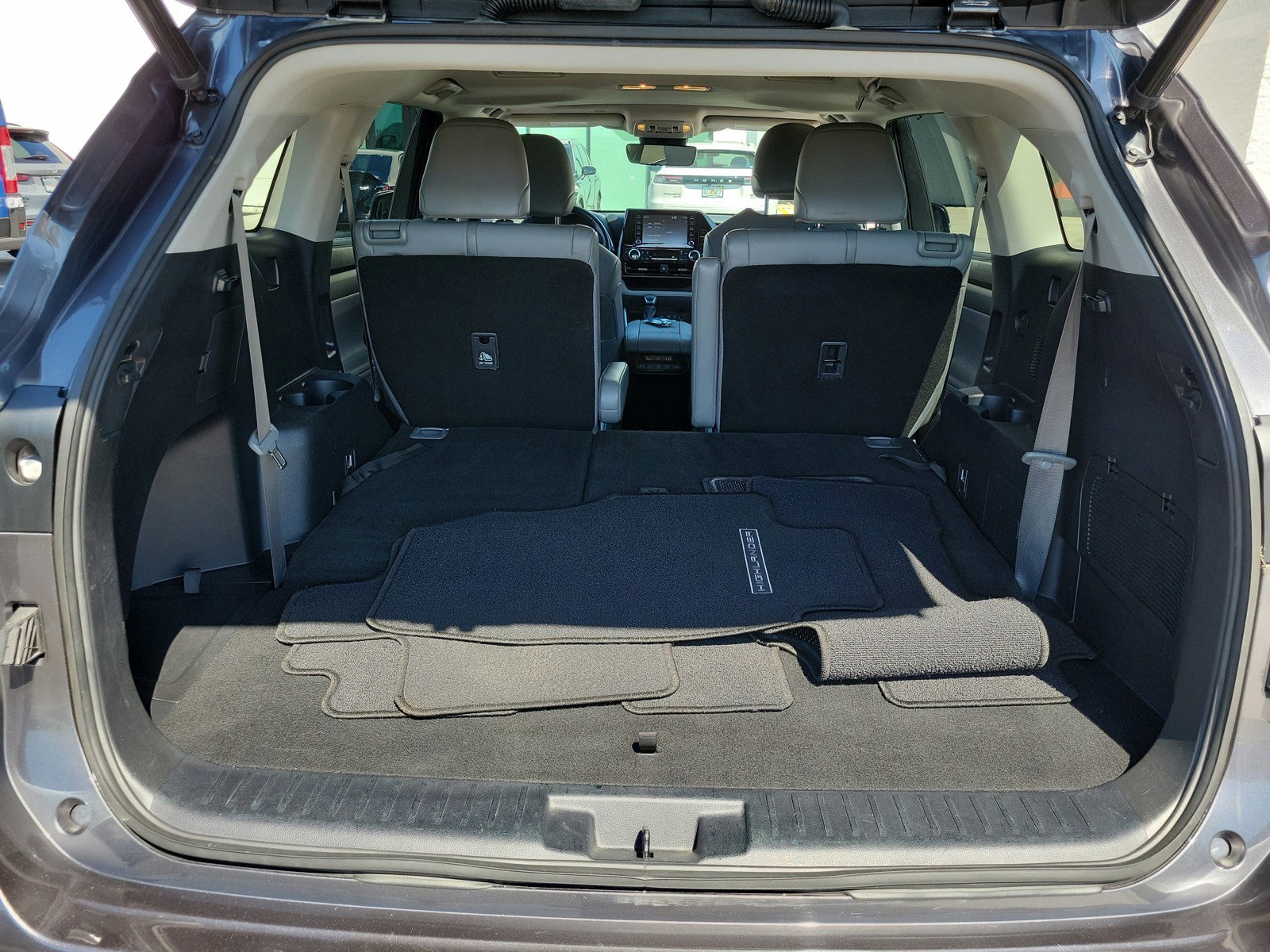 Used 2021 Toyota Highlander XLE image 31