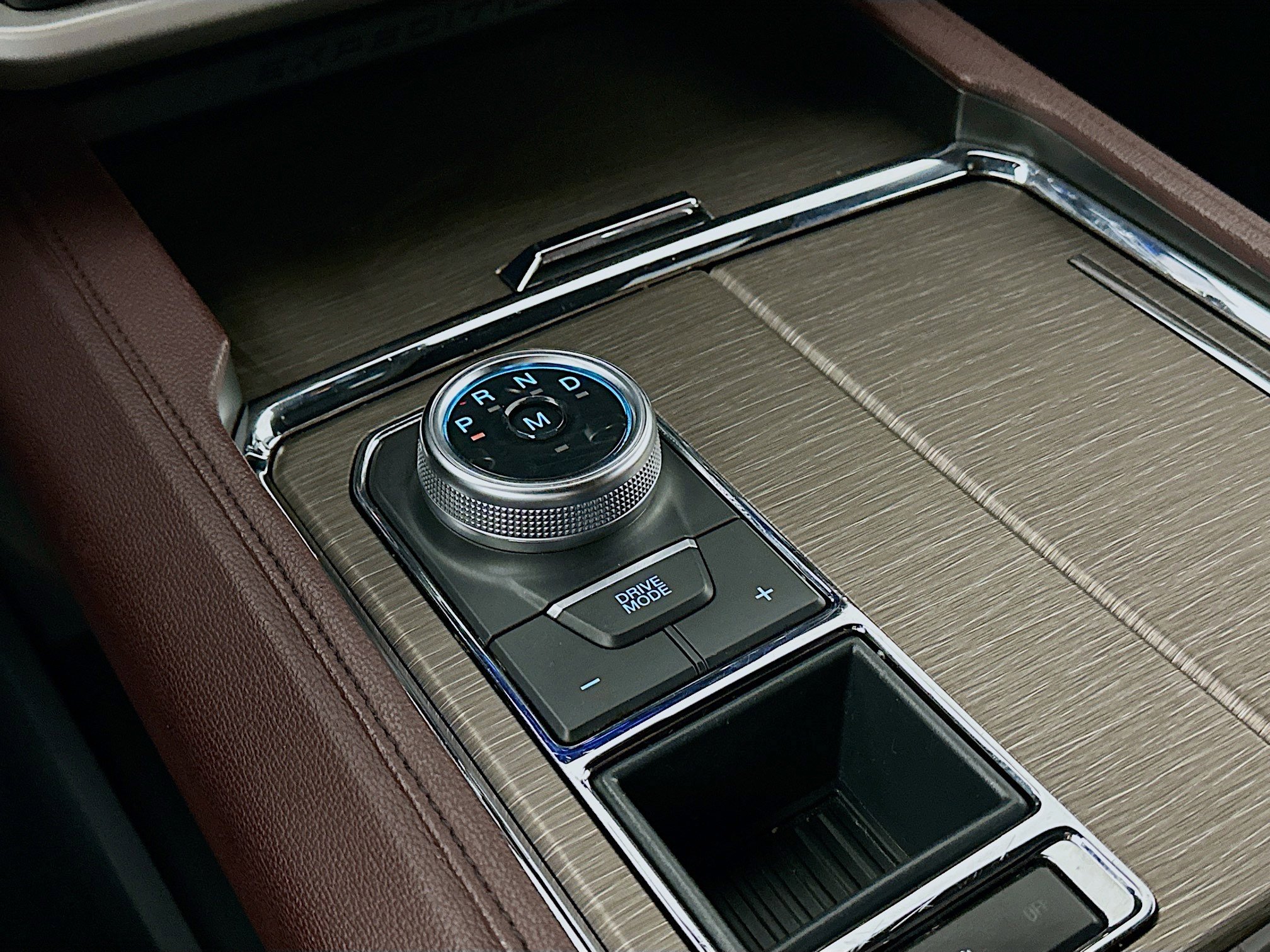 Used 2024 Ford Expedition Limited image 25