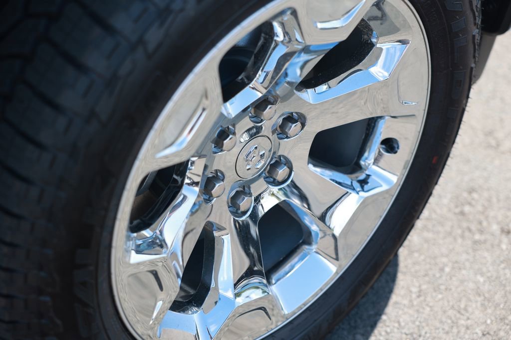 New 2026 RAM 1500 4x4 Crew Cab image 9
