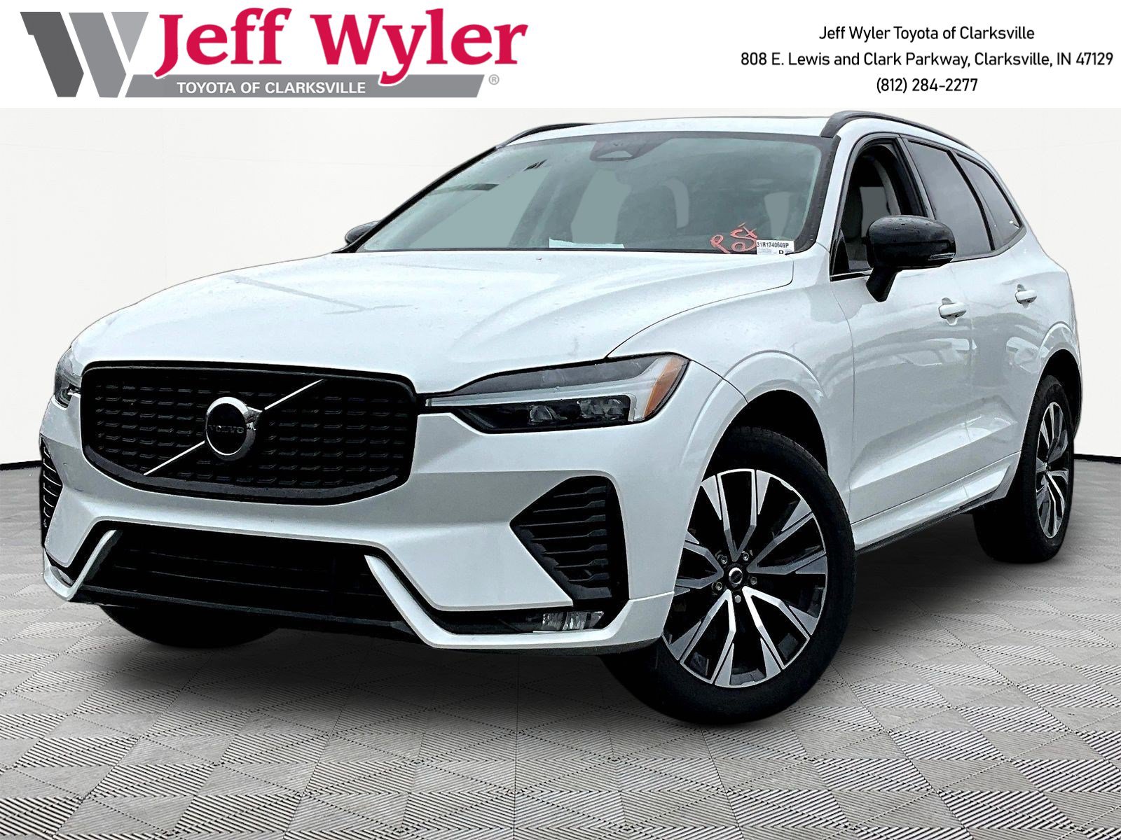 Used 2024 Volvo XC60 B5 Core w/ Protection Package Premier AWD/4WD image 1