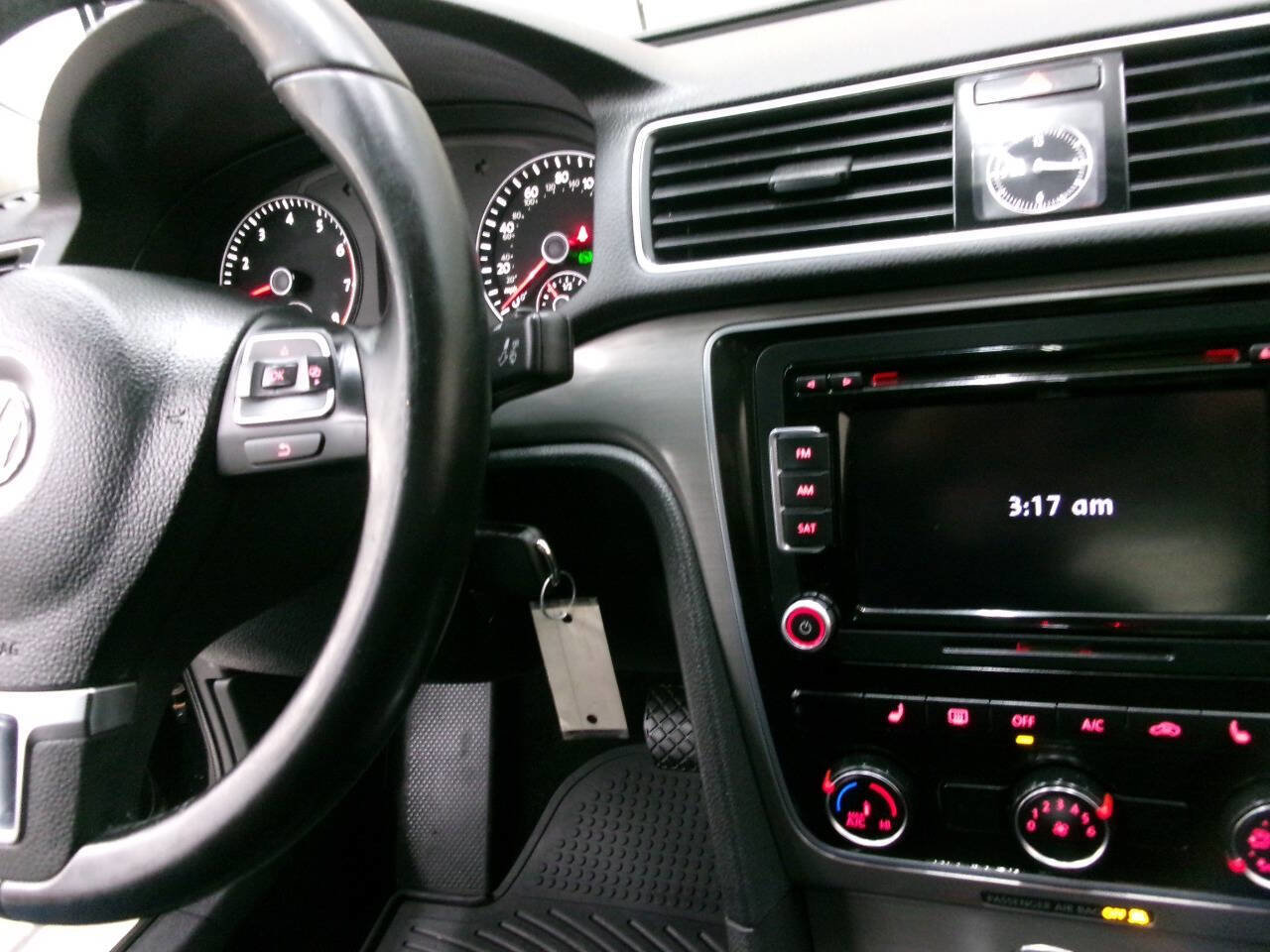 Used 2014 Volkswagen Passat 2.5 SE FWD image 35