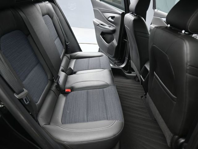 Used 2025 Buick Envista Preferred image 14