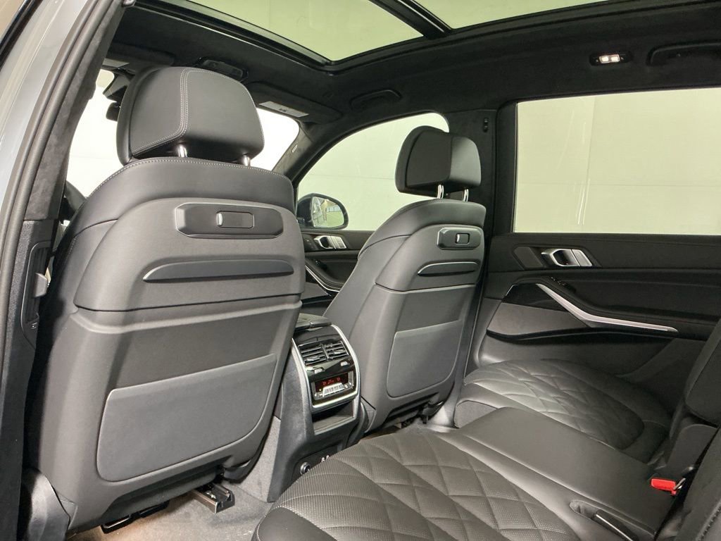 New 2026 BMW X7 xDrive40i AWD/4WD image 30