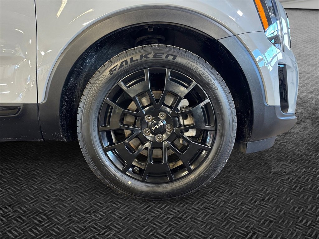 Used 2022 Kia Telluride SX w/ Nightfall Edition Package image 11