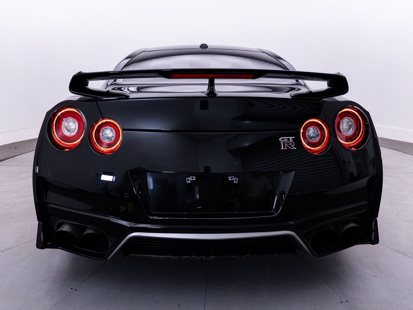 Used 2020 Nissan GT-R Premium w/ Premium Interior Package AWD/4WD image 19
