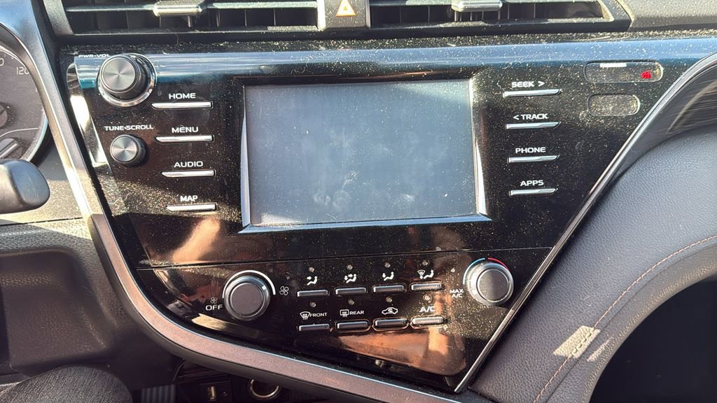 Used 2019 Toyota Camry LE image 9