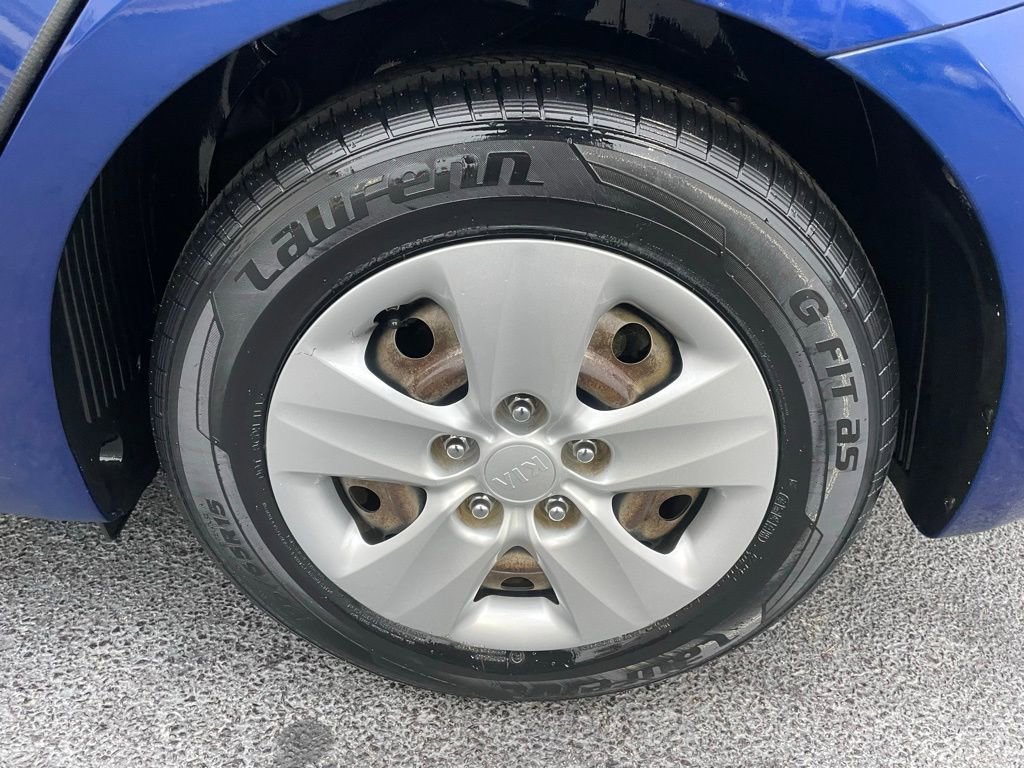 Used 2017 Kia Forte LX image 40