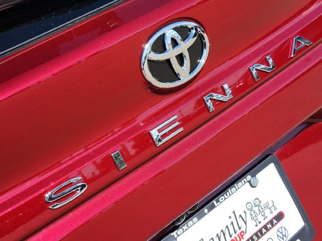New 2026 Toyota Sienna Limited AWD/4WD image 9