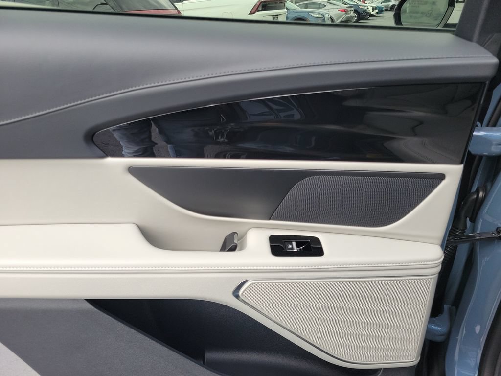 New 2026 Lincoln Nautilus Premier AWD/4WD image 15