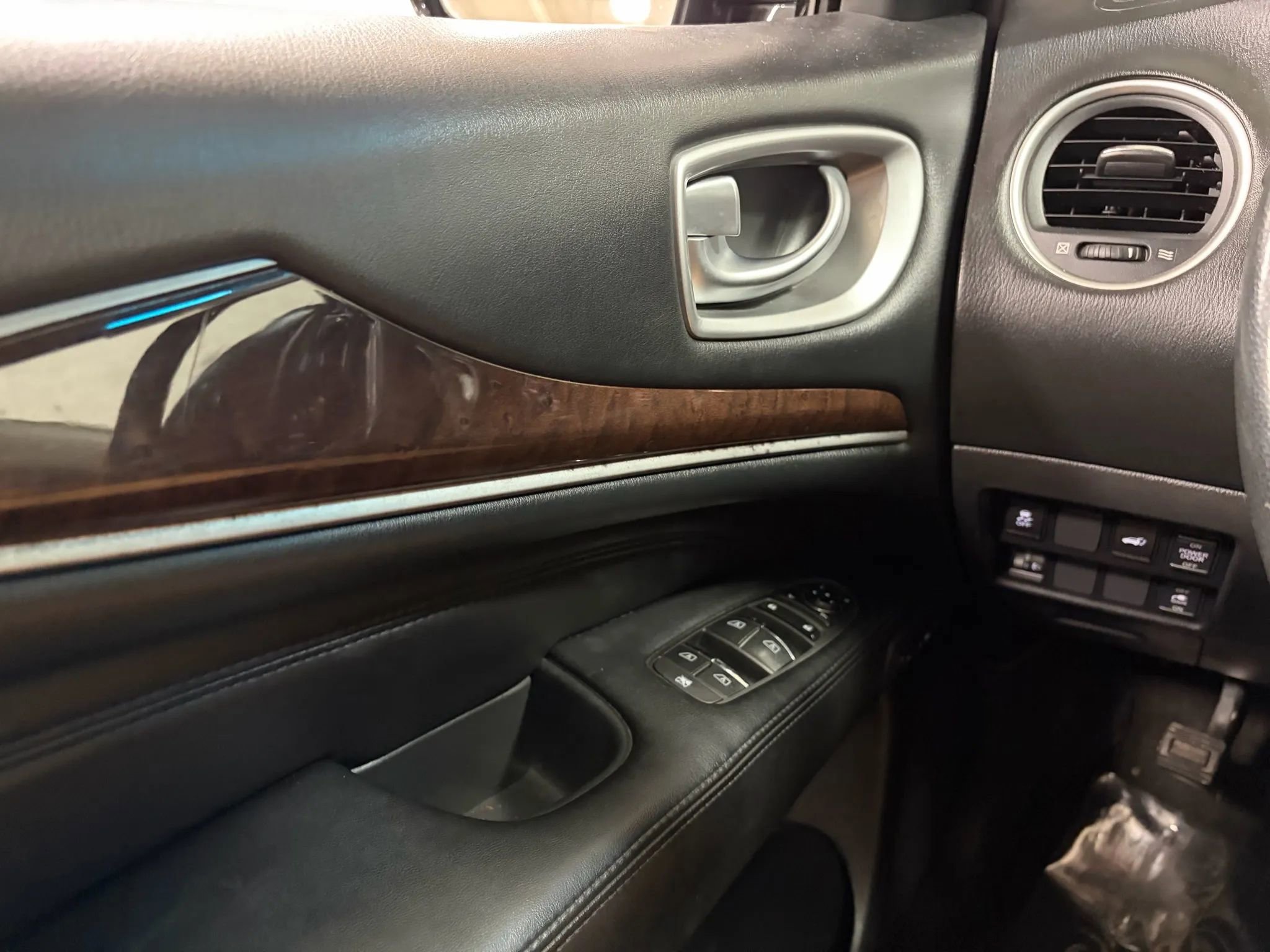 Used 2013 INFINITI JX35 AWD w/ Premium Pkg image 39