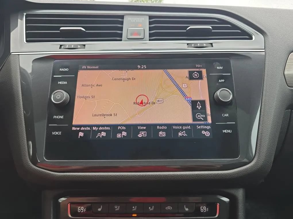 Used 2018 Volkswagen Tiguan SEL AWD/4WD image 31
