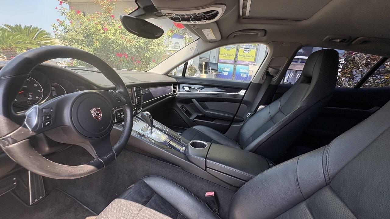 Used 2012 Porsche Panamera 4 image 3