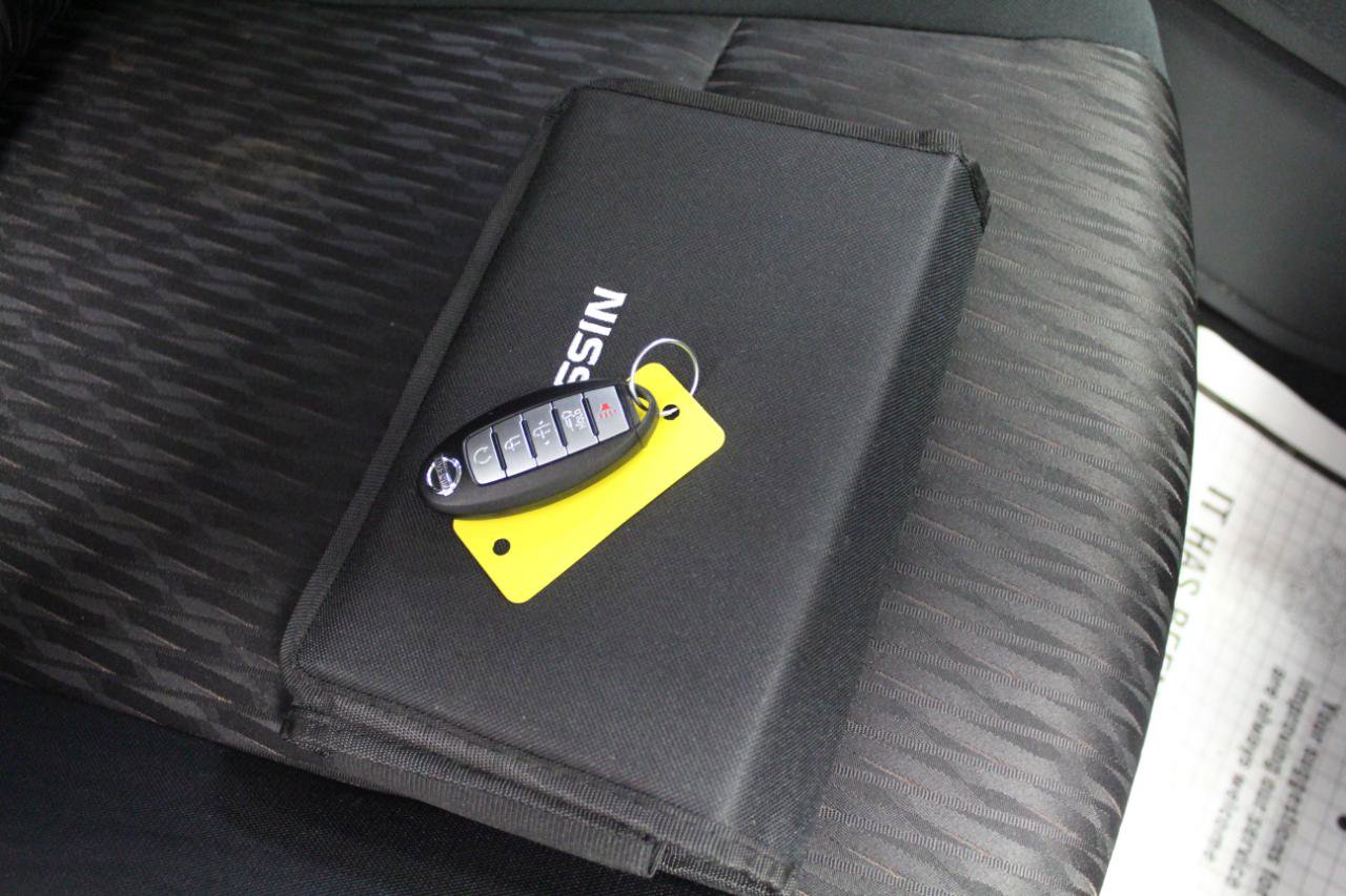 Used 2018 Nissan Rogue SV image 23