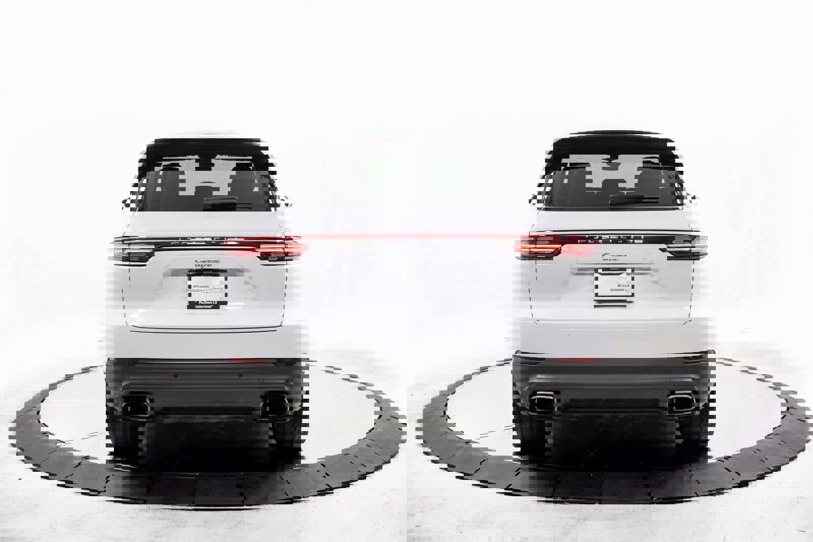 Certified 2022 Porsche Cayenne image 6