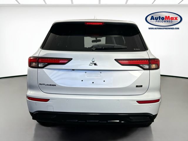 Used 2024 Mitsubishi Outlander SE Black Edition AWD/4WD image 8