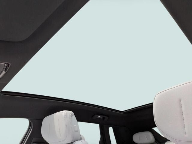 New 2026 Cadillac Lyriq Luxury RWD image 39
